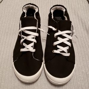 Time and Tru Sneakers